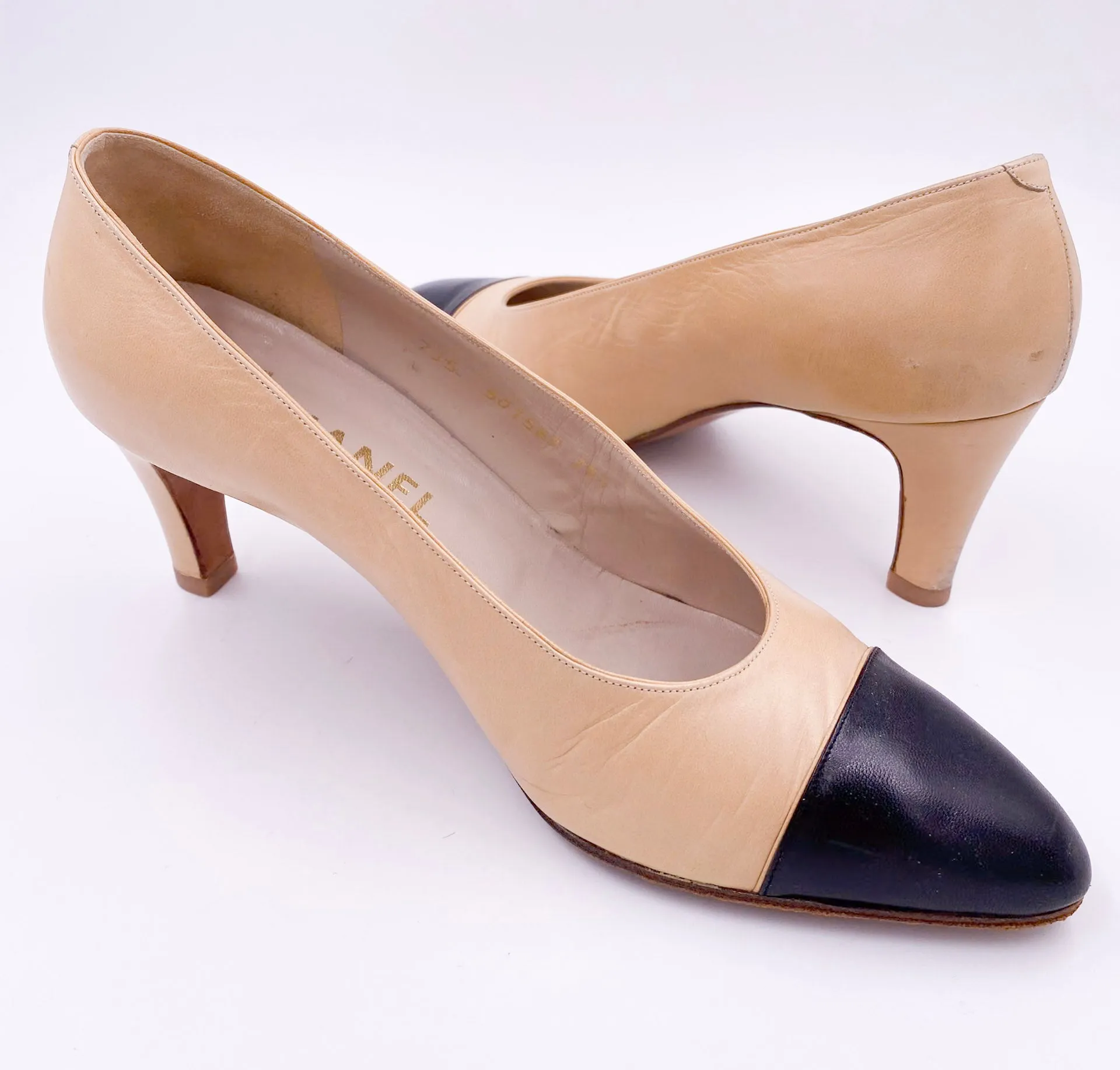 Chanel Pumps Off  White With Black Leather Toe