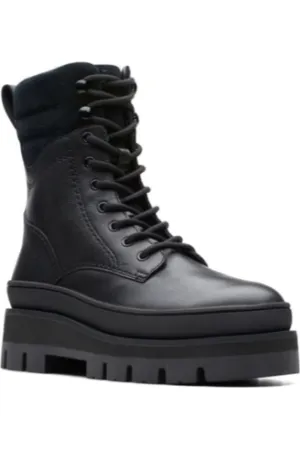 Clarks Orianna2 Hike in Black warmlined leather