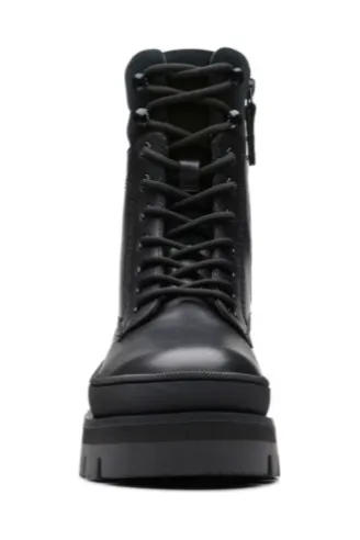 Clarks Orianna2 Hike in Black warmlined leather