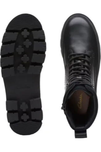 Clarks Orianna2 Hike in Black warmlined leather