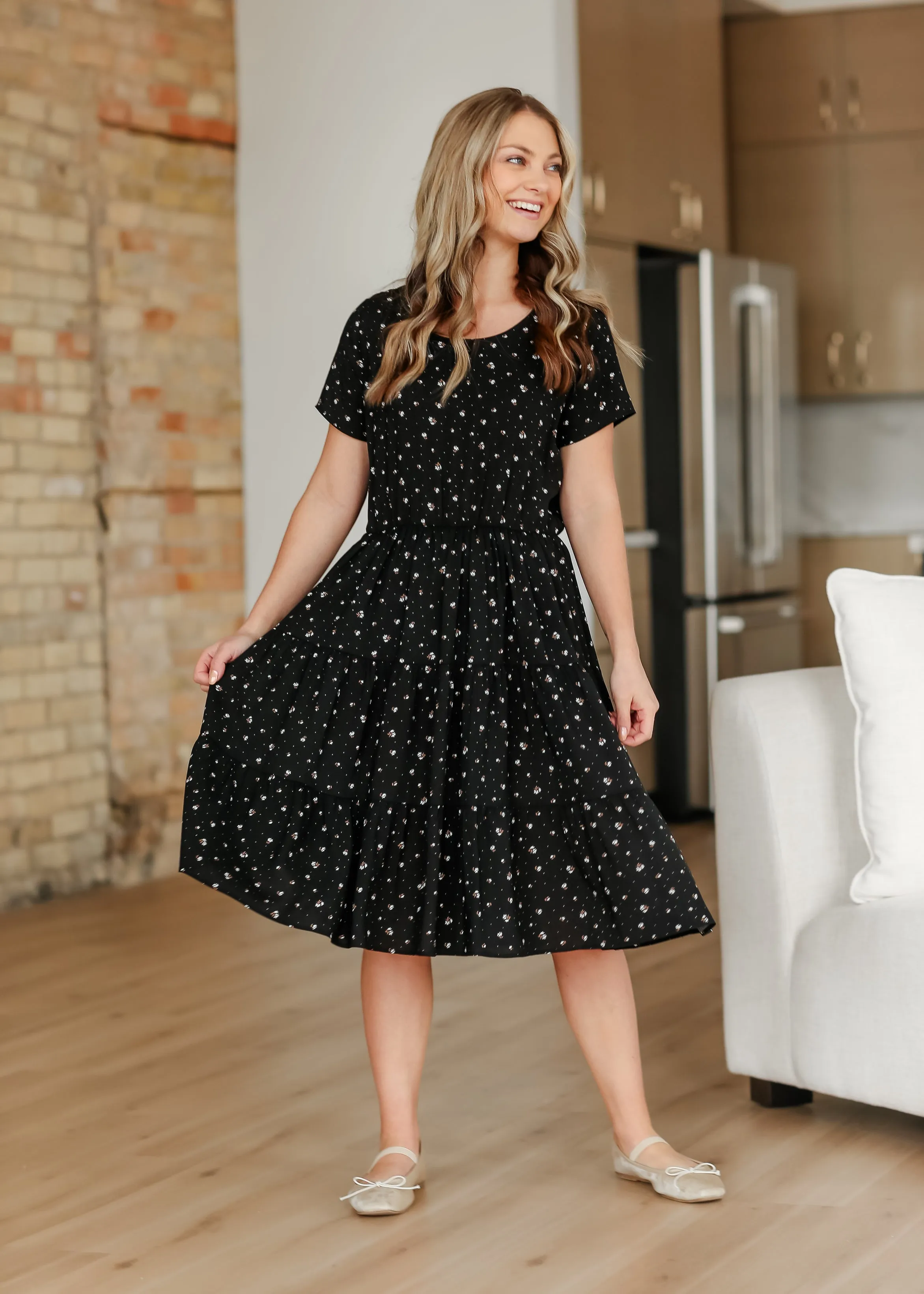 Jenna Floral Knit Short Sleeve Tiered Midi Dress