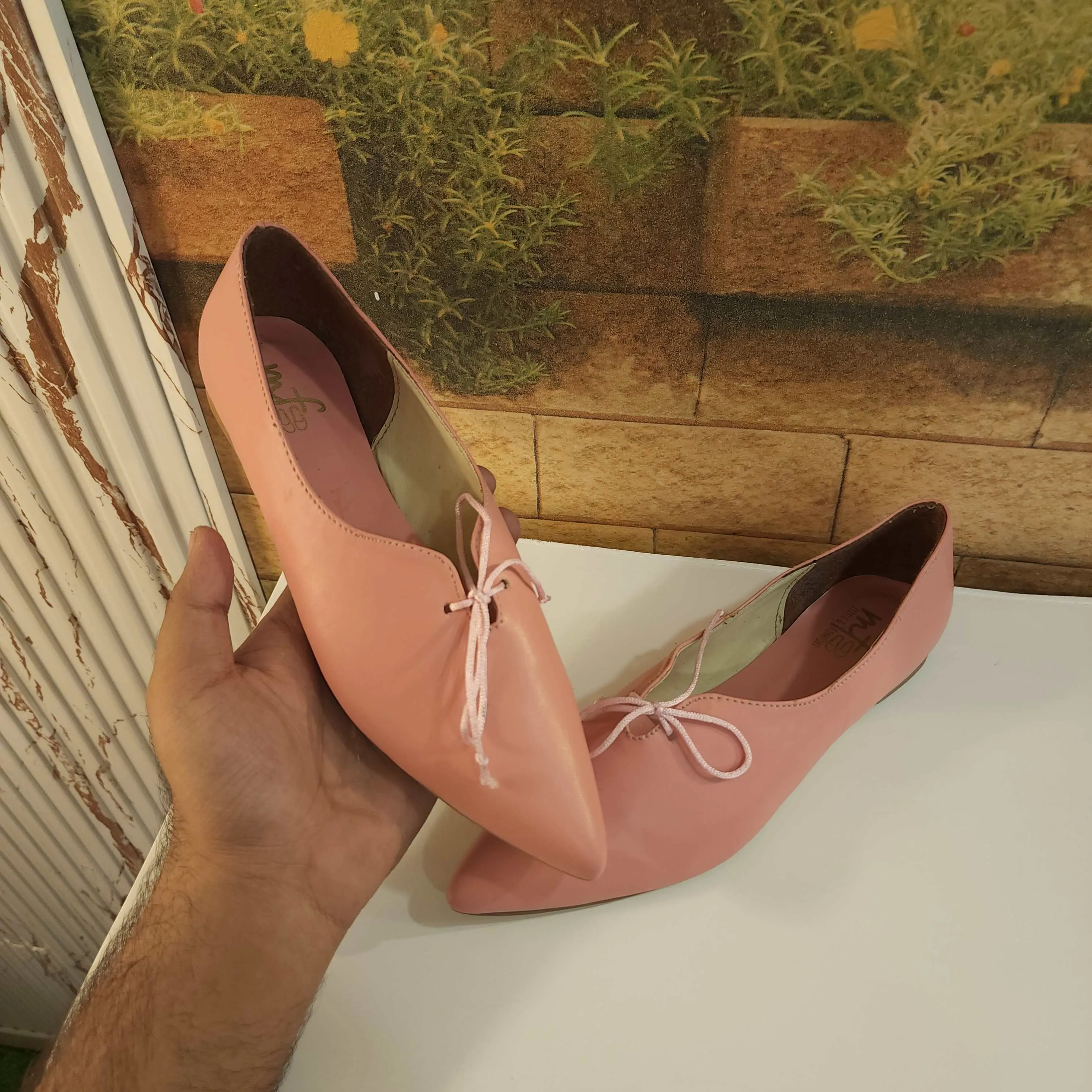 Pink Pointed Pumps in Flat