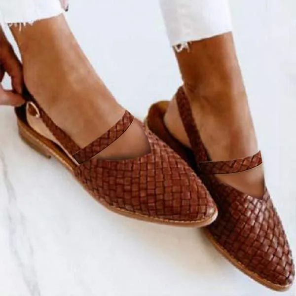 Women's Pointed-Toe Woven Flat Sandals 31285731C